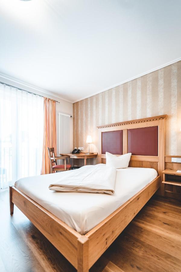 Hotel & Gasthof Loewen Ульм Экстерьер фото