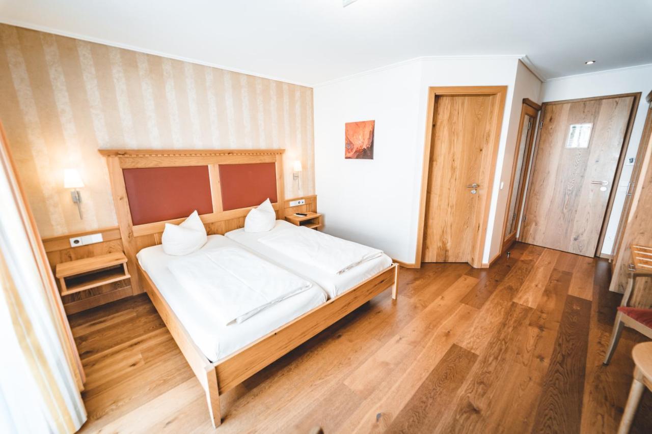 Hotel & Gasthof Loewen Ульм Экстерьер фото